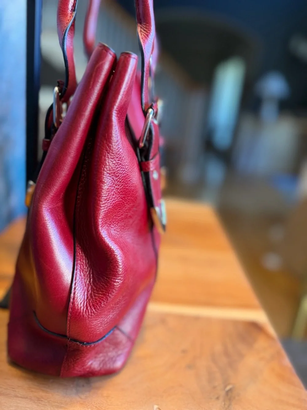 Wilson’s Leather office siren Y2K style red leather shoulder bag silver (GUC) - Picture 8 of 17